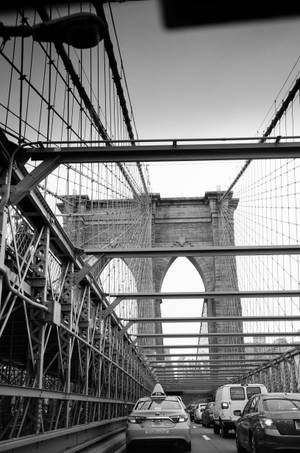 Taxicab On Brooklyn Bridge Wallpaper