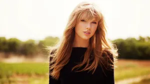 Taylor Swift Under The Sun Wallpaper