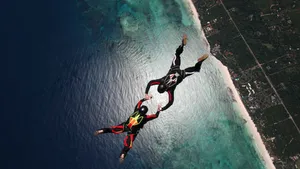 Tenacious Faith Of Skydiver Wallpaper