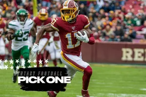 Terry Mclaurin Football Player Washington Commanders New York Jets Wallpaper