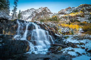 The California Mountains Reflect Beauty In Its Natural Form Wallpaper