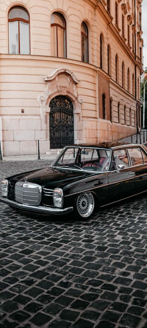 The Classic Mercedes Built For Dreams Wallpaper