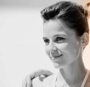 The Elegant Radiance Of Elena Anaya Wallpaper