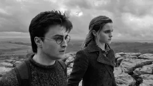 The Final Wizarding War - Hogwarts And Its Allies Battle Against The Dark Arts Wallpaper