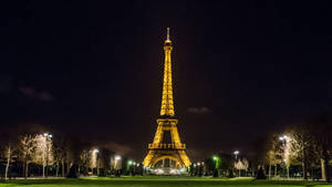 “the Iconic Eiffel Tower In Paris, France” Wallpaper