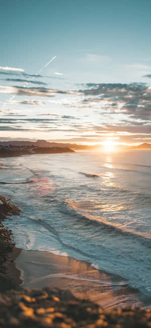 The Sun And The Sea Come Together To Create A Perfect Beach Aesthetic Wallpaper