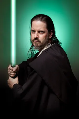 The Wise And Fearless Jedi Master Qui-gon Jinn Wallpaper