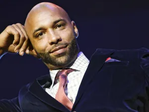 Thoughtful Manin Suit Wallpaper