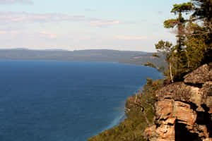 Thunder Bay Cliffside View Wallpaper