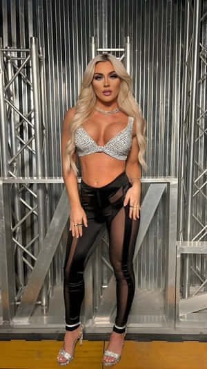 Tiffany Stratton Fashion Look Wallpaper