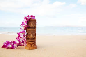 Tiki Statue Beach Lei Wallpaper