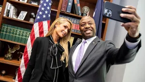 Tim Scott And Paris Hilton Wallpaper