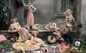 Tim Walker Vogue Us For Girls Wallpaper