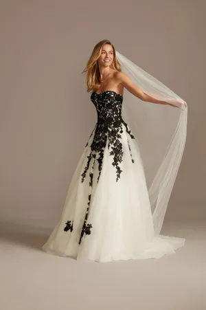 Timeless Elegance - A Black And White Wedding Wallpaper