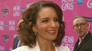 Tina Fey Mean Girls Creator Scriptwriter Wallpaper