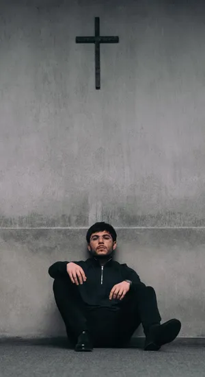 Tito Double P Reflective Moment Wallpaper