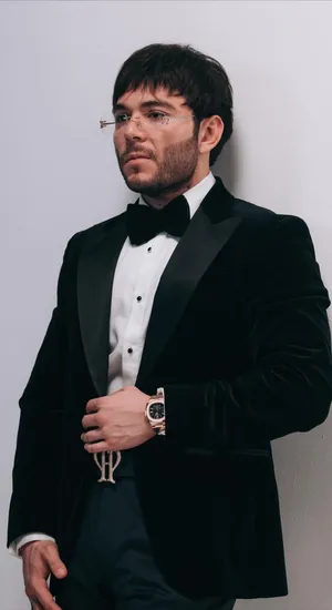 Tito Double P Stylish Formal Look Wallpaper