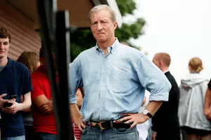 Tom Steyer Hands On Waist Wallpaper