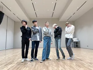 Tomorrow X Together Practice Room Wallpaper