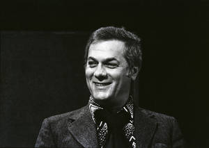 Tony Curtis On Black Wallpaper