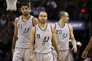 Tony Parker Between Big Three Wallpaper