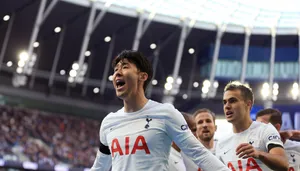 Tottenham Hotspurs Fc Son Heung-min Cheering Wallpaper