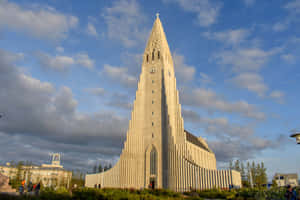 Towering Hallgrimskirkja Church Wallpaper