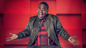 Tracy Morgan Smiling In A Formal Attire Wallpaper