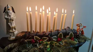 Traditional Yule Log With Candles Wallpaper