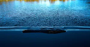 Tranquil Blue Waterscape Wallpaper