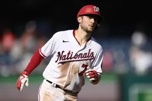 Trea Turner Running Bases Washington Nationals Wallpaper