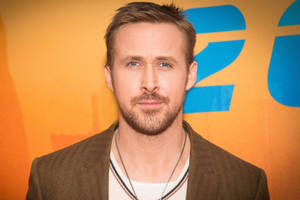 Trendy Actor Ryan Gosling Wallpaper