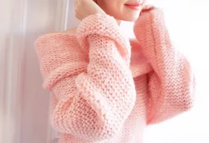 Trendy Pink Sweater Outfit Wallpaper
