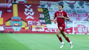 Trent Alexander-arnold Covered Seats Wallpaper