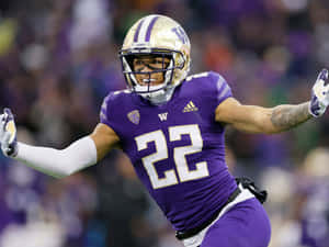 Trent Mc Duffie Football Action Wallpaper