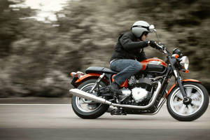 Triumph Bonneville 2013 Intense Orange Se Wallpaper