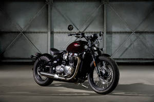 Triumph Bonneville Bobber Dark Red Wallpaper