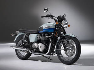 Triumph Bonneville T100 In Stunning Blue - A Classic Reinvented Wallpaper