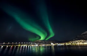 Tromso Northern Lights Over Bridge Wallpaper