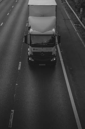 Truck In Leicestershire Highway Wallpaper