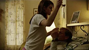 True Detective Alexandra Daddario As Lisa Tragnetti Wallpaper