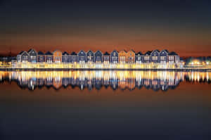 Twilight Waterfront Reflections Houten Wallpaper