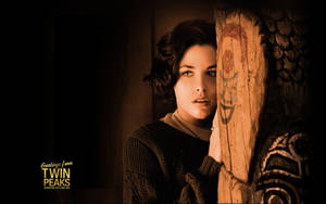 Twin Peaks Woman Staring Wallpaper