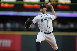 Tyler Anderson Pitching For Mariners Wallpaper