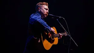 Tyler Childers Performing Live Wallpaper