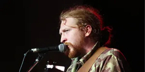 Tyler Childers Performing Live Wallpaper