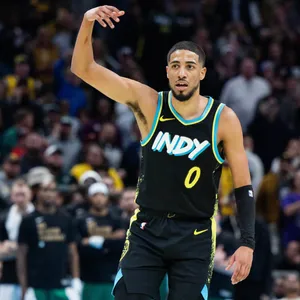 Tyrese Haliburton In Action Basketball Game Wallpaper