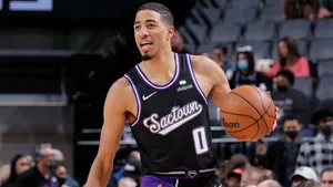 Tyrese Haliburton Sacramento Kings Action Wallpaper