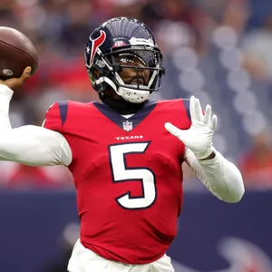 Tyrod Taylor Houston Texans Quarterback Action Wallpaper