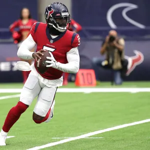 Tyrod Taylor Houston Texans Quarterback Action Wallpaper